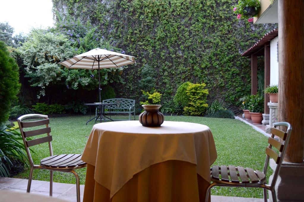 Hostal Villa Toscana Guatemala City Exterior foto