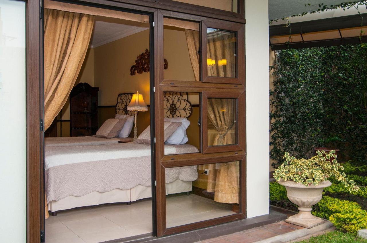 Hostal Villa Toscana Guatemala City Exterior foto