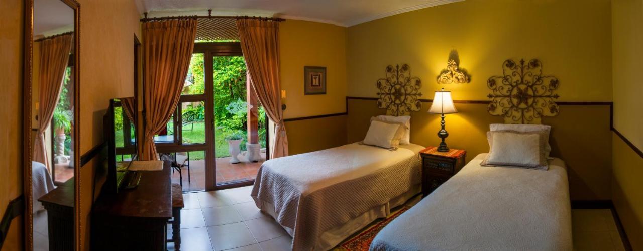 Hostal Villa Toscana Guatemala City Exterior foto